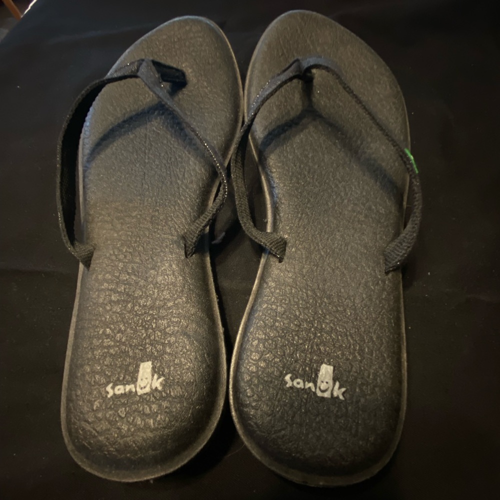 Sanuk size 11 sandal
